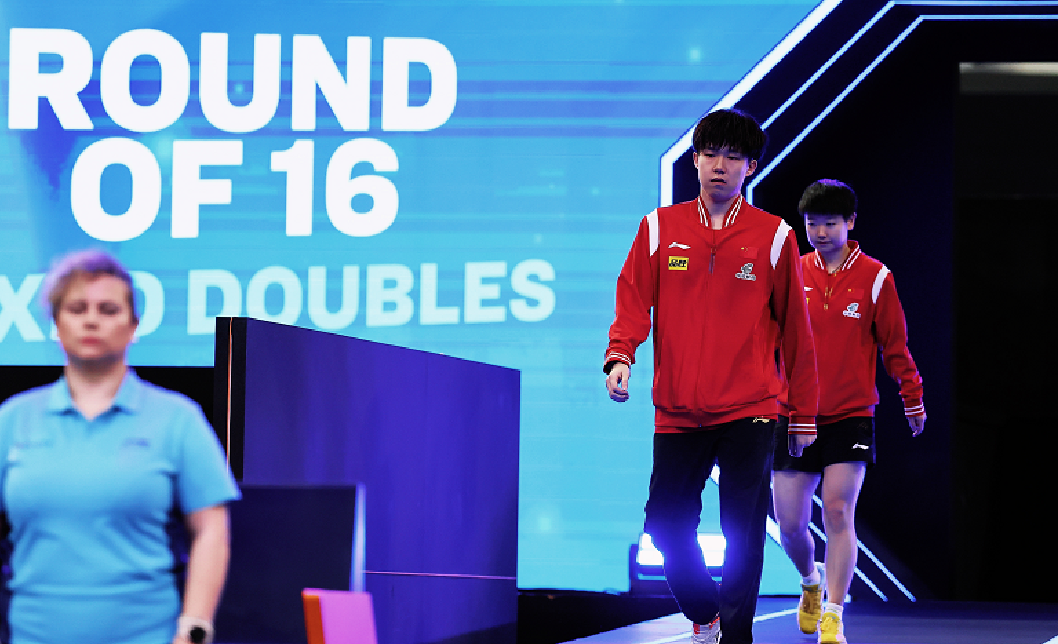 王楚钦太稳了！对手连续挽救局点，发球制胜，莎莎会心一笑。国乒迎来多哈球星挑战赛的