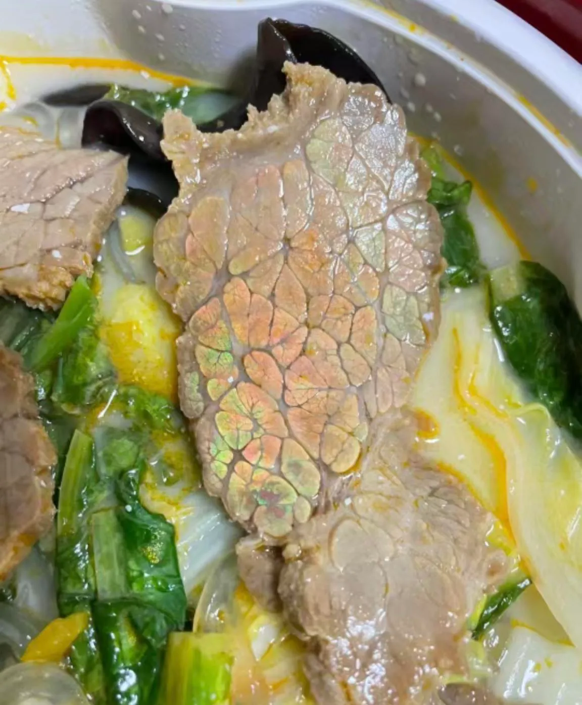 谁懂，发绿的牛肉添加了科技狠活？害怕了

