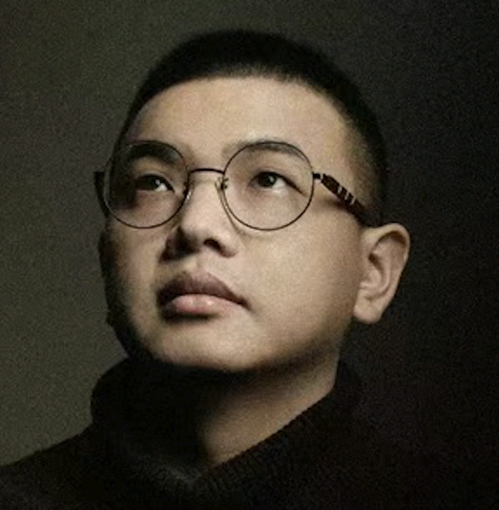 九边跟卢克文吵架后，首先认怂，说这几天不发帖了，结果他还是没管住自己的嘴，还是在