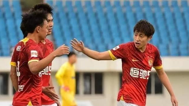 熟悉的八冠王回来了！5轮豪取13分，萨尔瓦多带领广州队启航