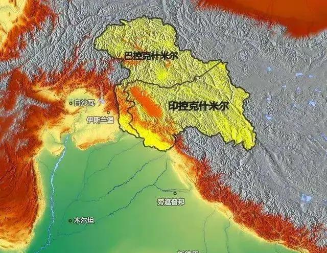 克什米尔面积近17万平方公里，从地图可以看出，大约五分之二的领土归巴基斯坦，五分