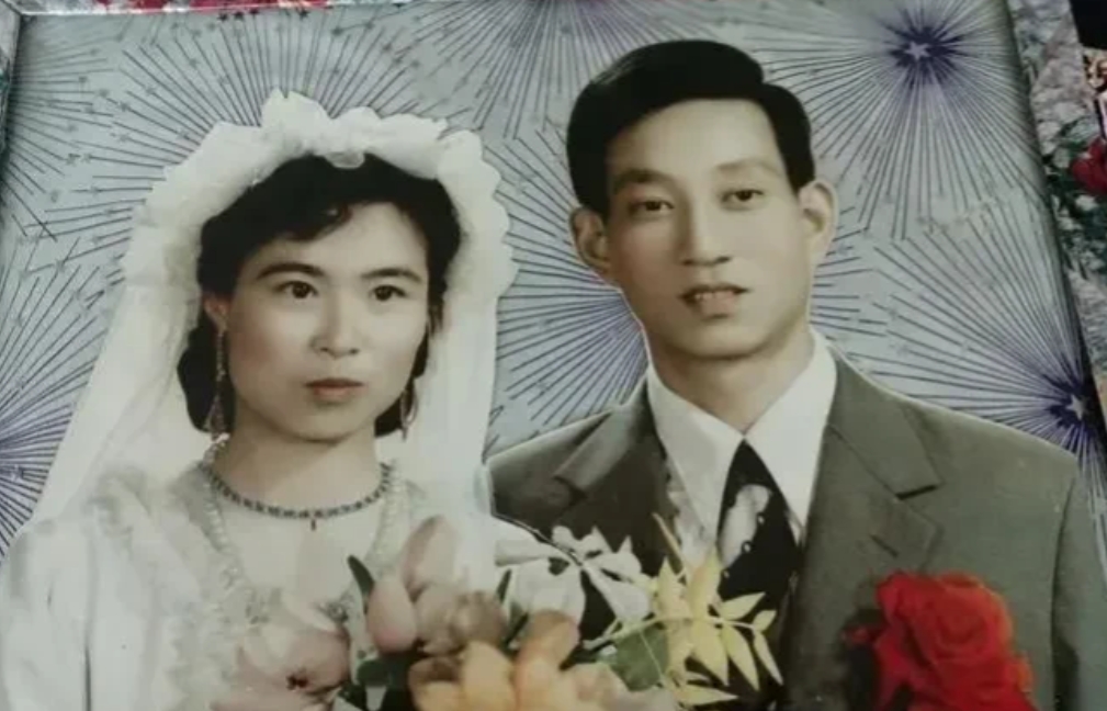 我已经和妻子结婚30多年，我把他当公主宠爱，可就在前不久。我不幸在工地上出了事故