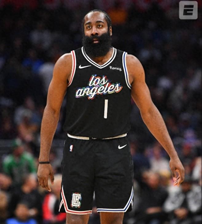 哈登加盟快船后续！

1.明年76人的薪资空间会非常大，交易得到的莫里斯、巴图姆