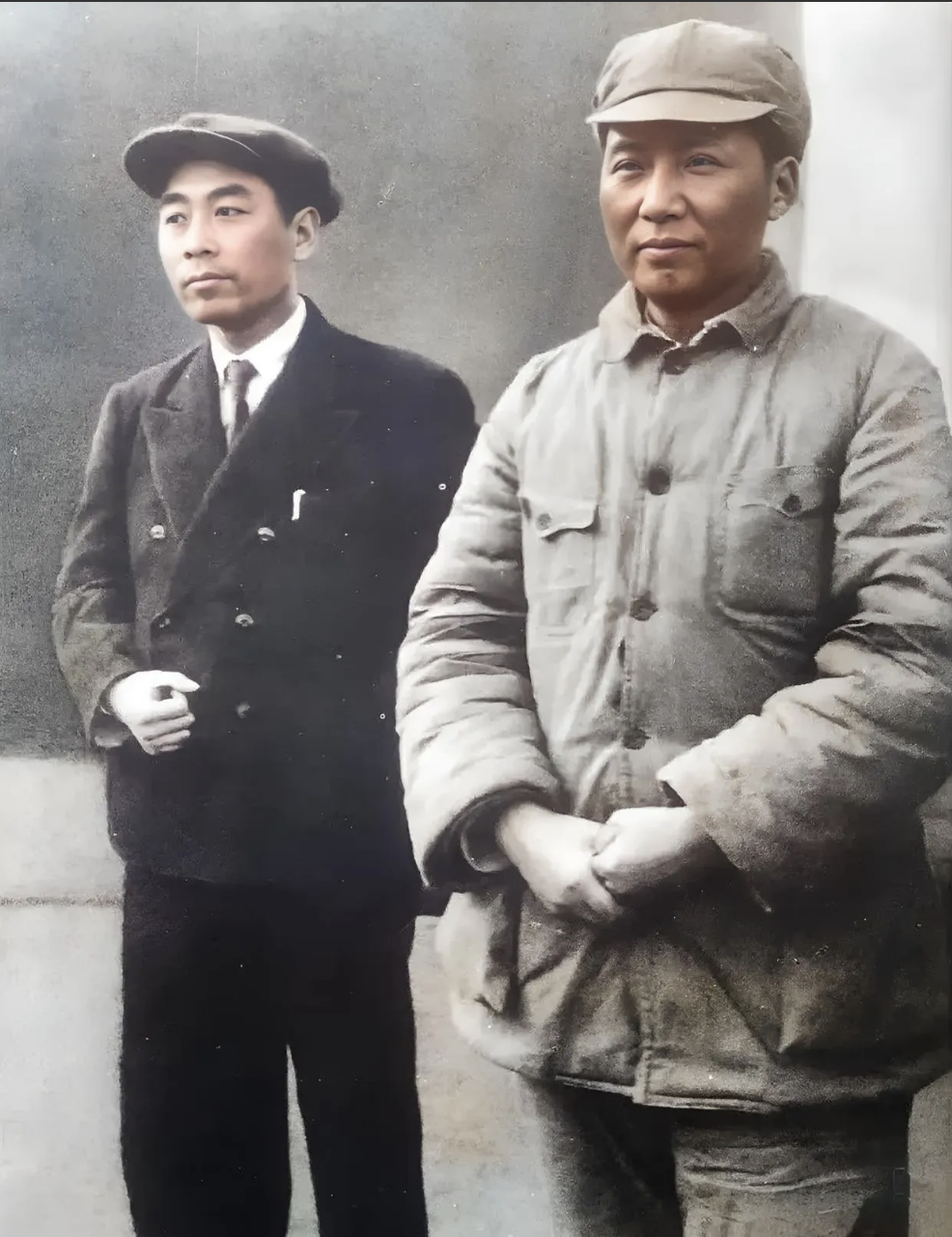 1940年的冬天，一个寒风凛冽的日子，周恩来总理从苏联访问回国，看上去十分疲惫。