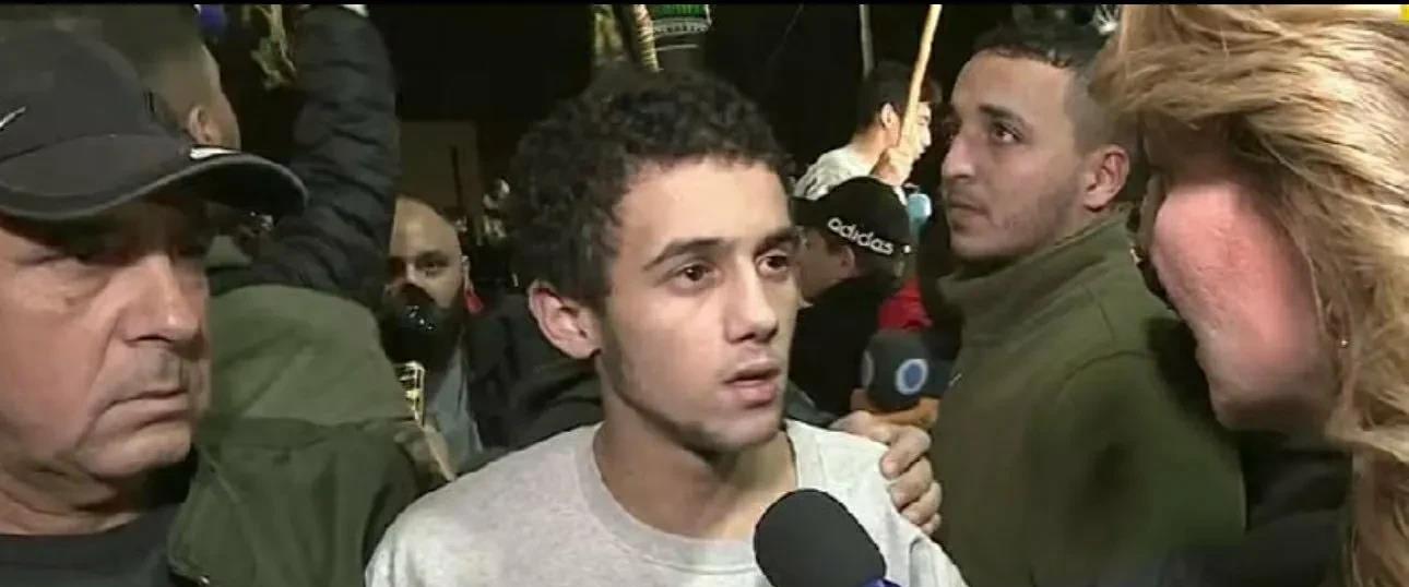 巴勒斯坦人质“亚瑟·扎米耶”获释并说出真相。他在16 岁时被以色列判入狱。

他