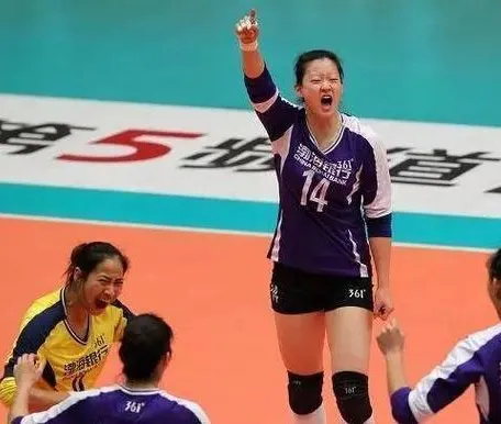 看到陈博雅的表现，想起了陈丽怡，陈丽怡身体条件不如陈博雅，但打球有霸气。天不怕，