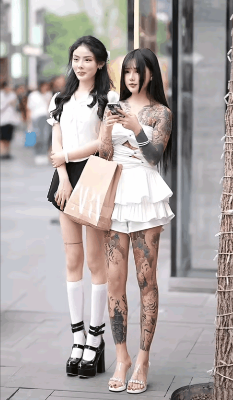 这样的艺术家做你们老婆，你们愿意吗
