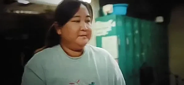 亲戚走完了，想去影院放松一下。听说有几部影片正在热播，本人锁定在《热辣滚烫》与《