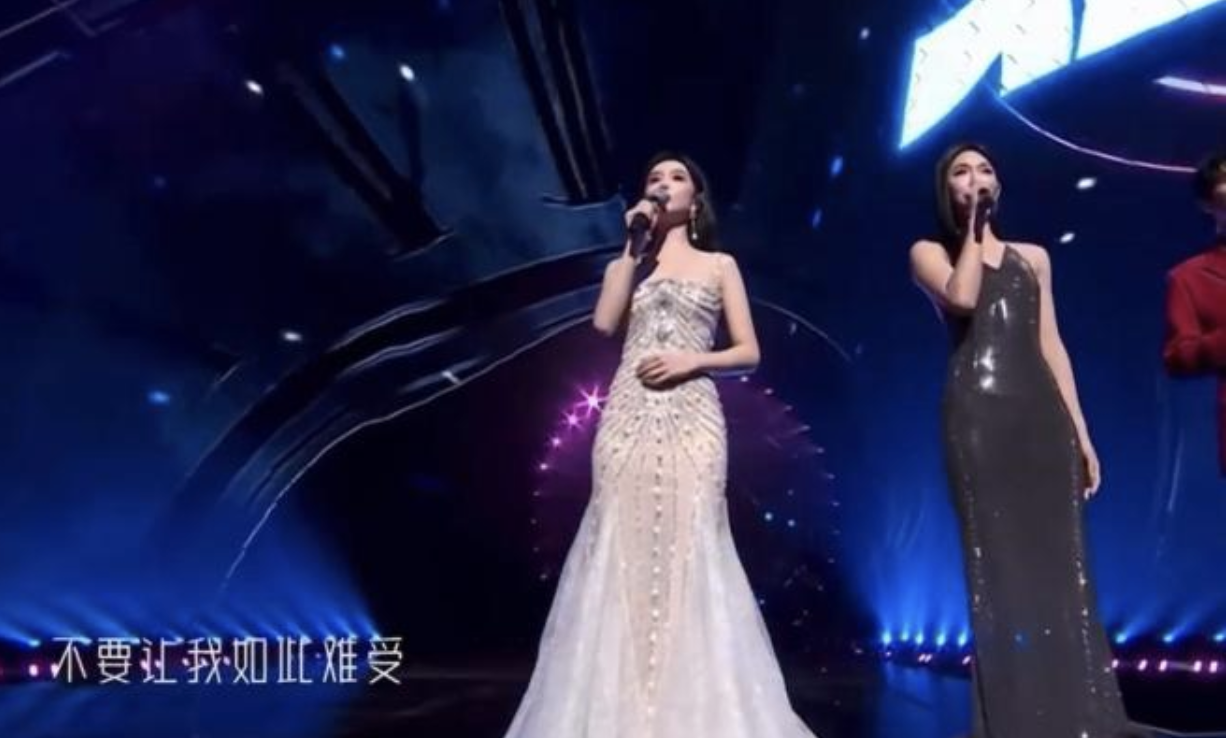 一个不出名不入流的演员，估计绝大多数人都不认识她，通过一次跟周华健同台的机会，成