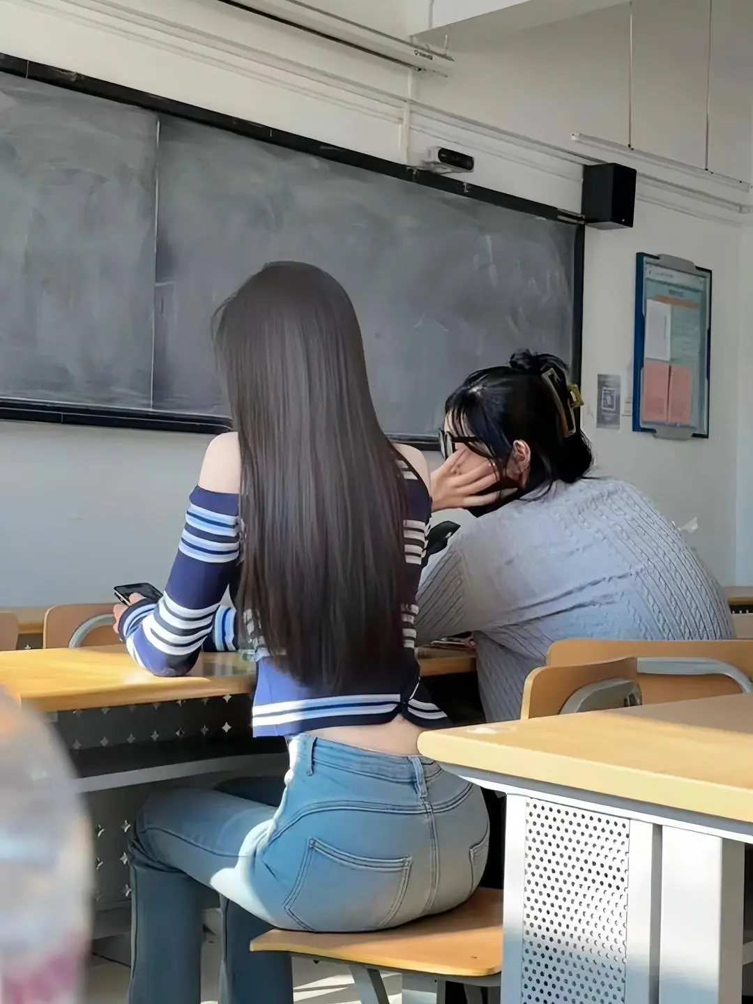 一头长发撑死了全部的颜值。