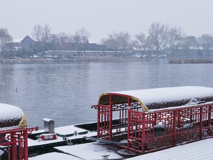 虽然没有出门，但是不影响赏雪❄️
