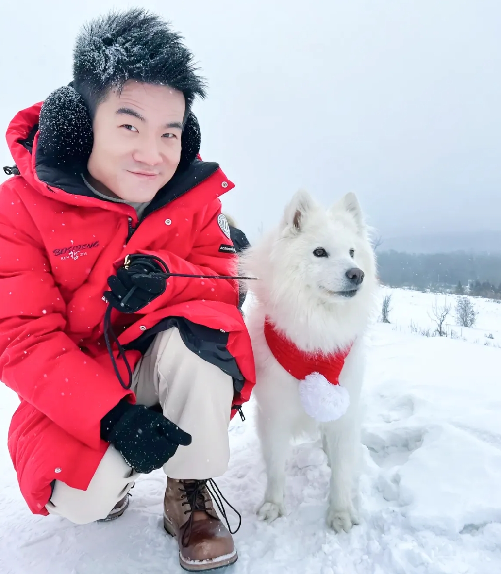 东星集团总裁，武汉二厂汽水厂的兰世立总裁犀利评价董宇辉:“就凭他回老家，改签名，