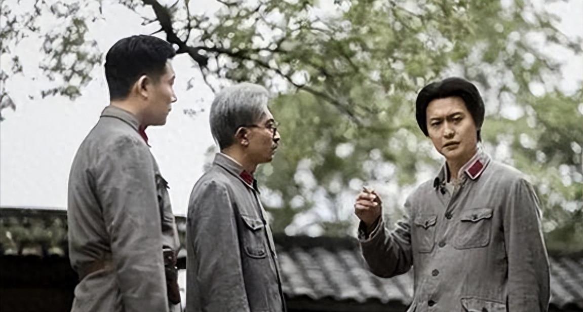 醒醒吧!没巨人气质就别硬演周总理了，你是当观众瞎吗