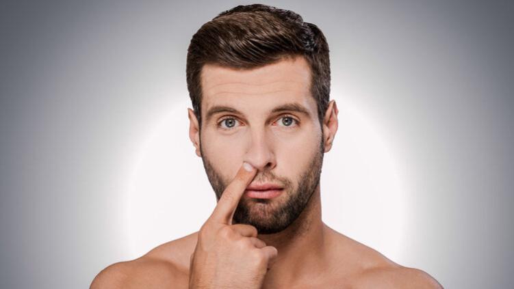 黑色素|男性的鼻毛为何会“窜”出来？鼻毛生长旺盛说明什么？涨知识了