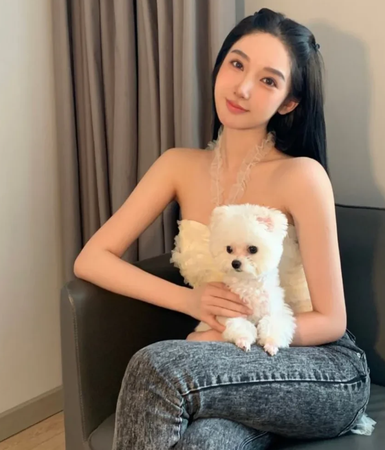 2023内蒙古自治区呼和浩特市最新女网红揭晓；都美竹，女，于2002年11月18
