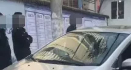 贵州六盘水，男子上班途中遇到一名女子搭顺风车，想着顺道，于是就顺路载女子一程，怎