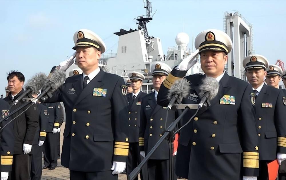 权威官媒敲响“钟声”，我国海军调令下达，马科斯对南海问题180度转变。前有人民日