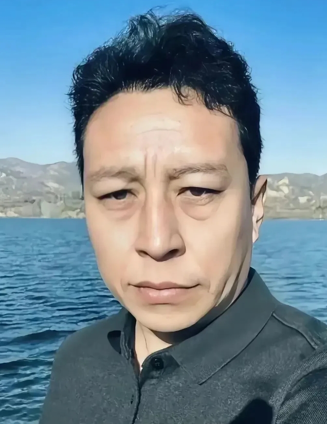 昨晚，他的直播间涌入了6000个嘉年华，一个嘉年华相当于3000人民币，也就是说