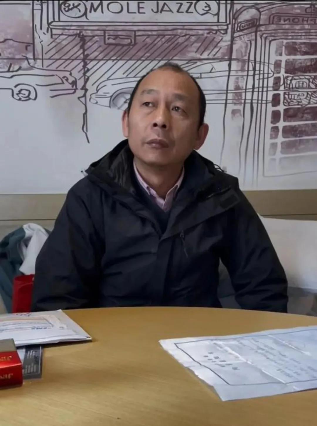 
劳声桥在劳荣枝执行死刑的当天，并没有去现场，据说他去最高检窗口反应了。明知道自