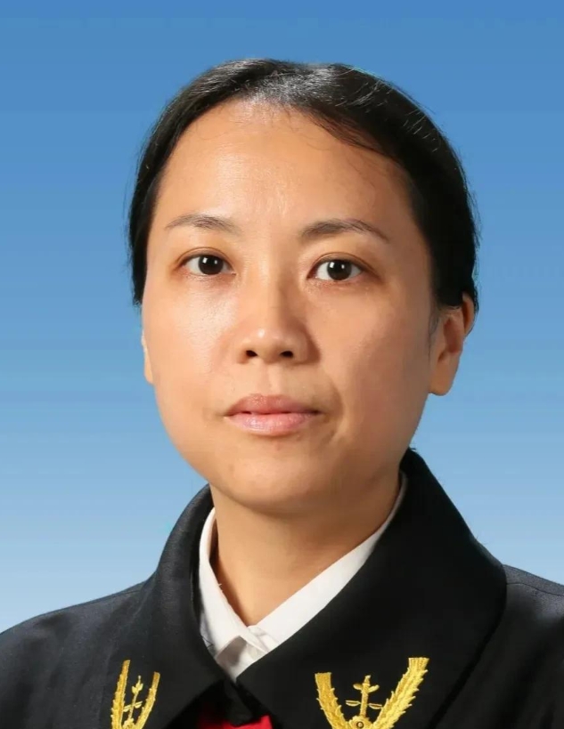 在广州市中级人民法院，有一位少年家事审判庭庭长陈海仪，一直在致力于整治电动车不带