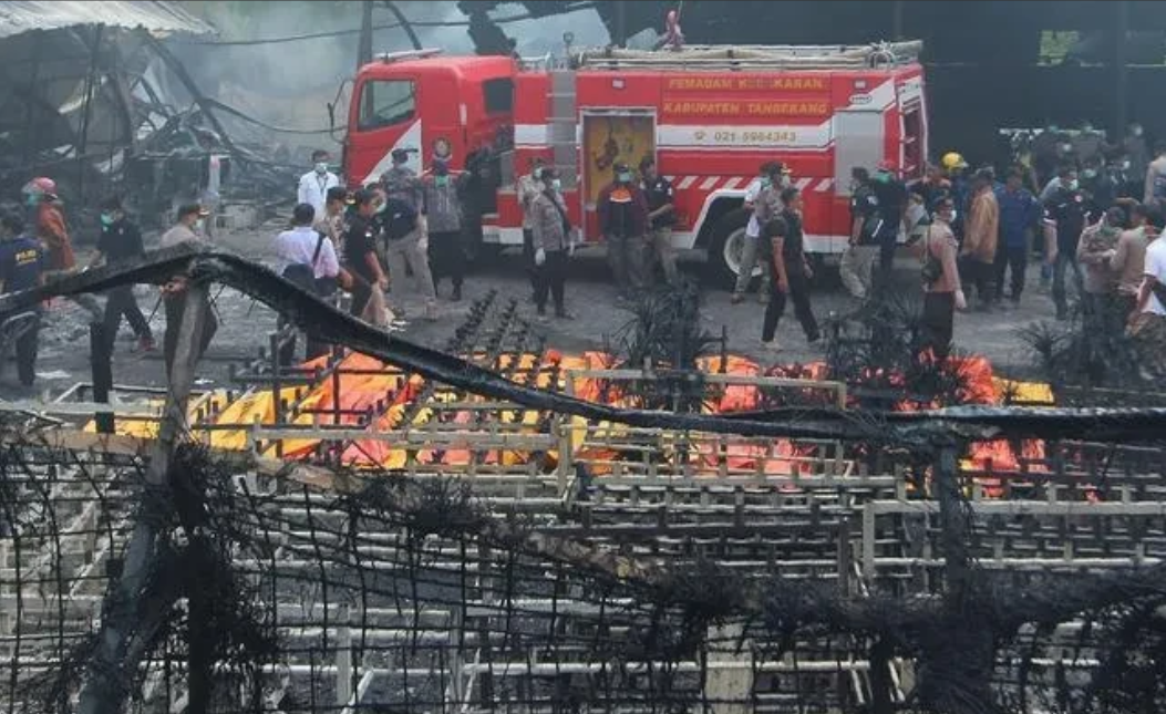 印尼中资工厂爆发抗议，要求满足后提新诉求，要中国人学习印尼语。印尼反华几年就闹一