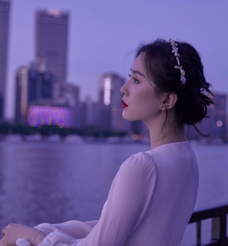 #刘诗诗 戏份# 终于知道为啥不让一姐原声了，就是方便配音改人设嘛，啧啧啧，赵露