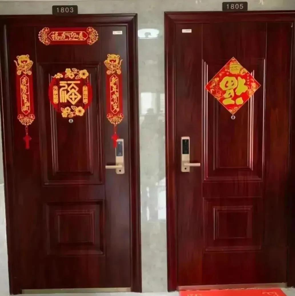 在儿子的订婚宴上，亲家母好奇地问及我的退休金。我刚要回答9000块，儿媳悄悄向我