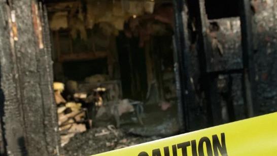 我陷入了一个“死”循环，在那里，爸妈把我一次又一次地杀掉，他们说是在替一位“老师”报仇......