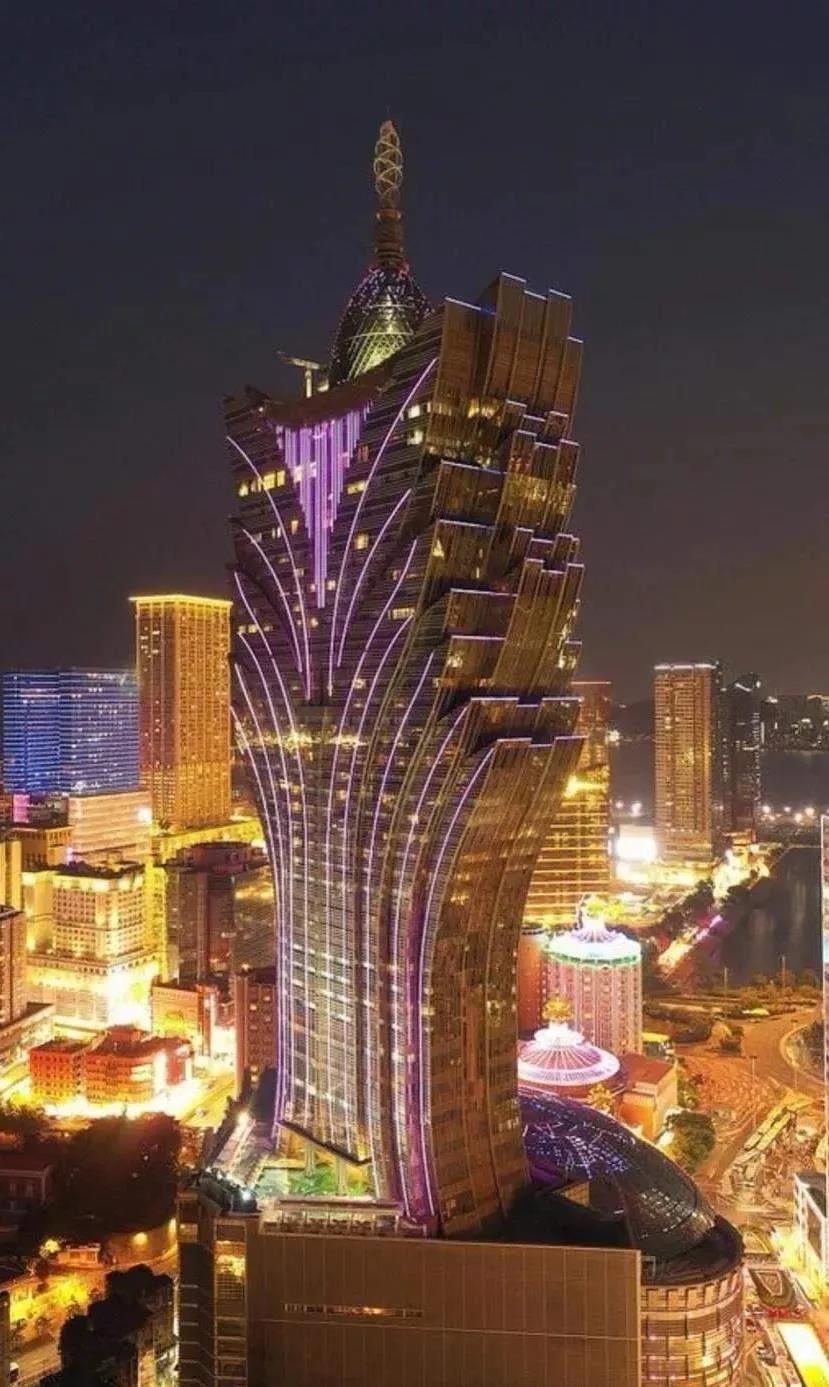 澳门有趣的地方在于：如果你在赌场赢了2000万，想要立刻离开，当然可以。但在你离