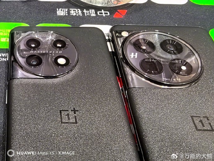 对比了一下一加11和一加12的设计，12确实更大气也更高级了，但也有一个细节的变