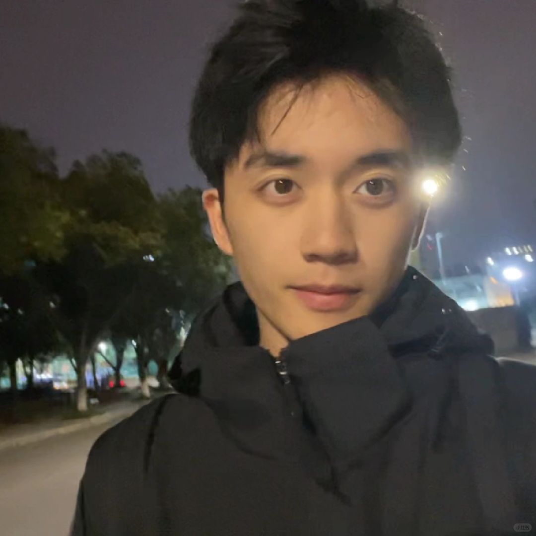 争取做第一批回家过年的人🧨
1月31日才能放假飞回家✈️，没有比我晚的了吧