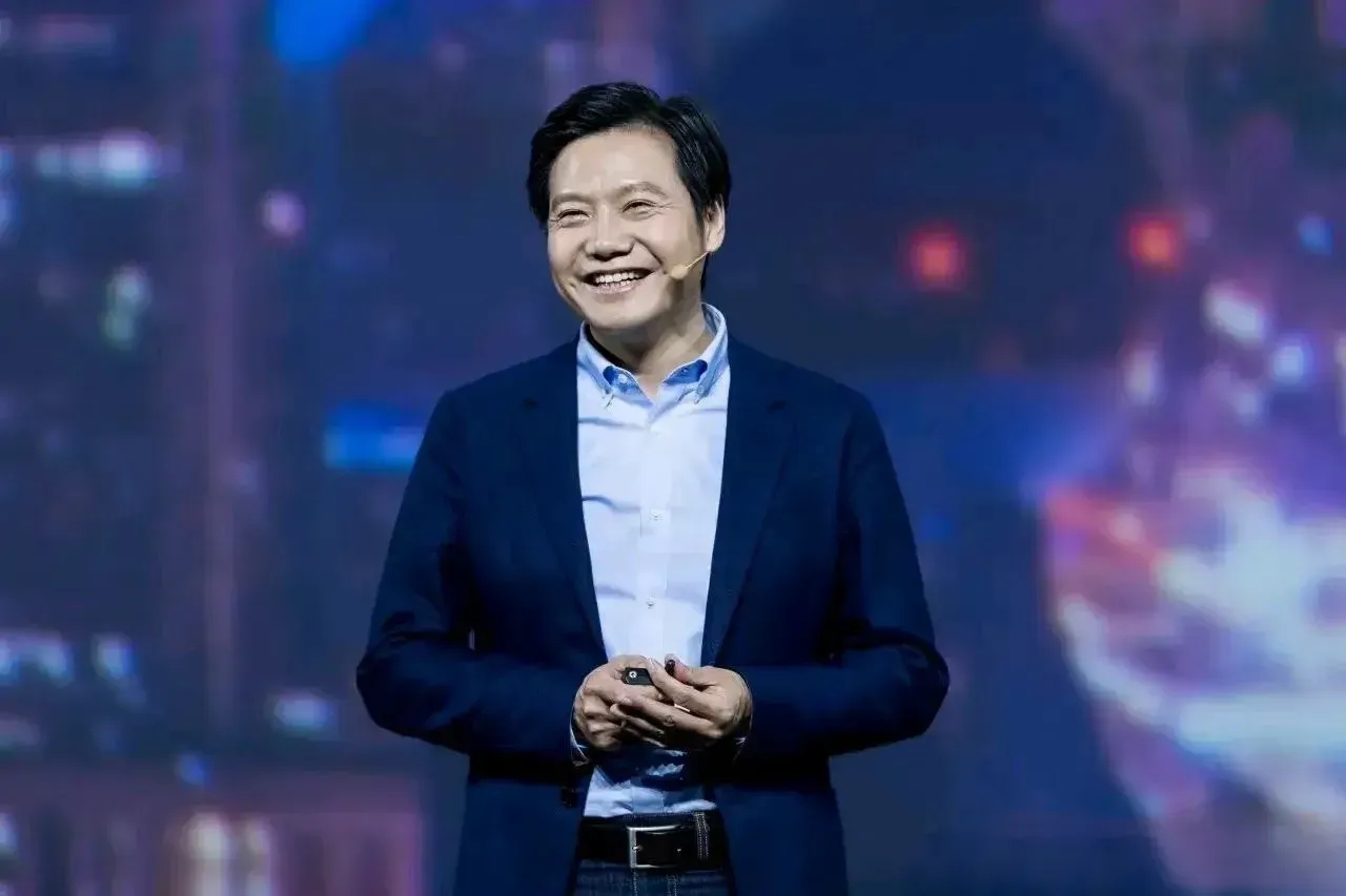 雷军的这个做法，有些令人恶心！

       当华为被封杀的时候，没见雷军宣布