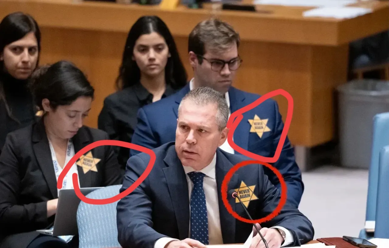 这是戴上瘾了，还是怀念以前集中营的生活了？

有的族群真是脑子锈了，在联大会议上