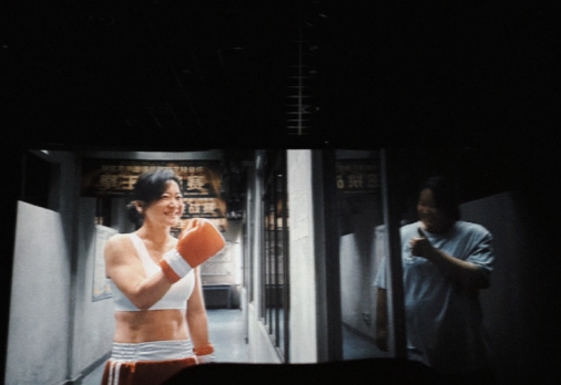 励志无罪，宣发有理，但 P 图太暴力，就涉嫌ZP了。

不必问专家，咱用常识想想