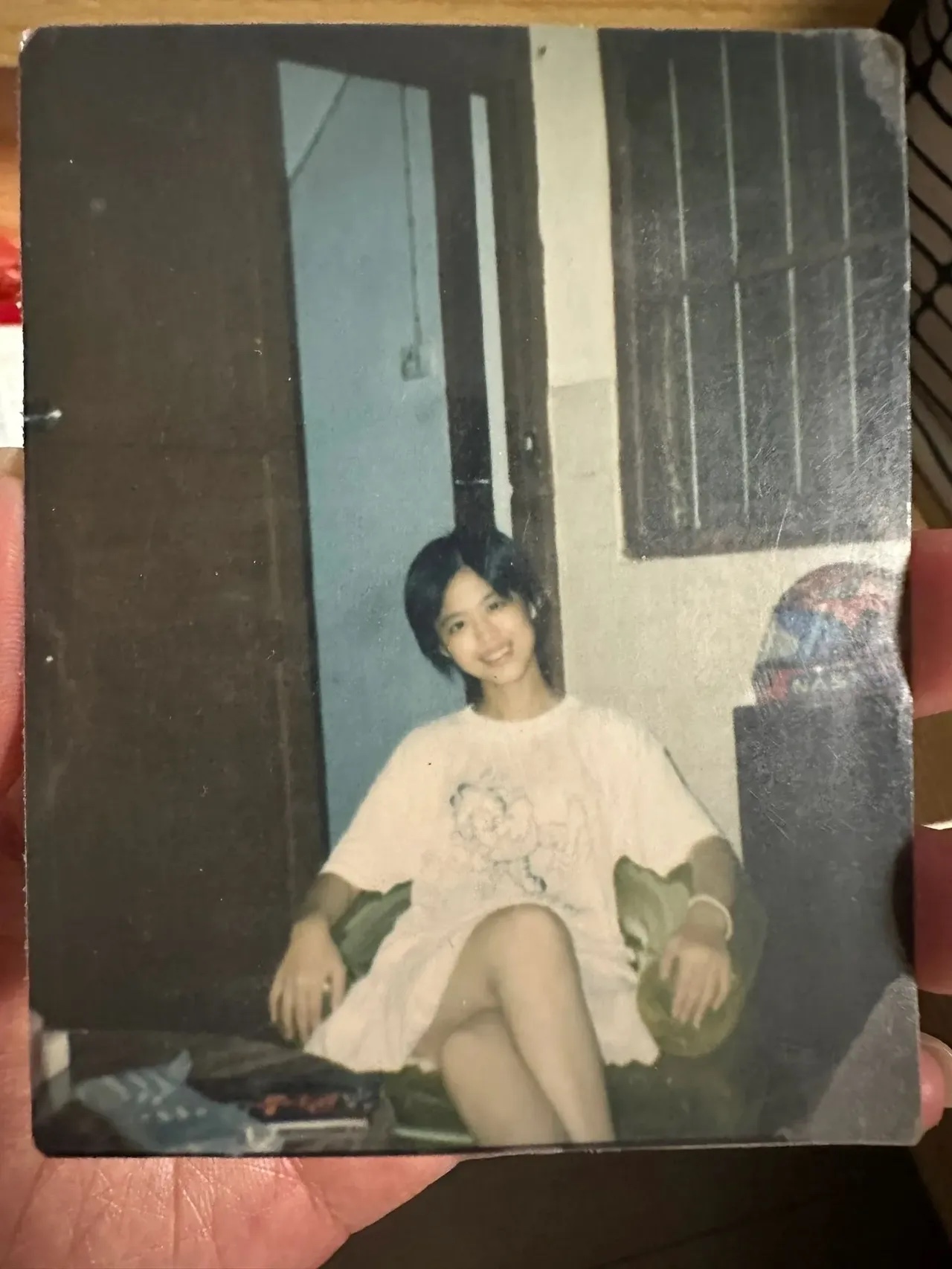 我老公一直放在钱包的我

16岁的我

老公的钱包里放了二十多年

钱包换了好几