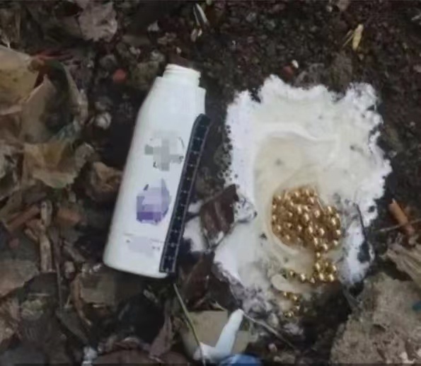 近日江西一大爷在去接送孩子放学的路上突然精虫上脑，于是顺道去了一家提供特殊服务的