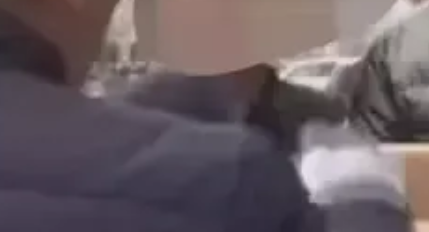 山西太原，一大爷买了一箱苹果，重量是27斤，花费了113元，正当老大爷满心欢喜以