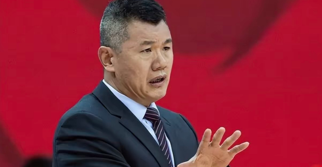 山东男篮更换主帅！巩晓彬对头取代丁伟，CBA名帅成最后救命稻草
山东男篮更换主教