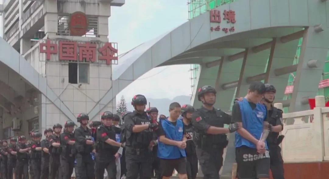 近期，全国范围内的数万名警察被派往云南临沧市，主要任务是负责押送大量被遣返的诈骗
