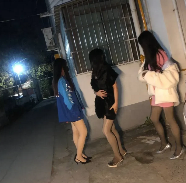 中国在全球范围内对扫黄的力度最大，这常常让人感到费解。

事实上，卖淫嫖娼并不是