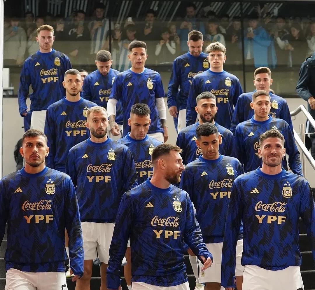 阿根廷国家队在过去4年里: 
◎ 50场比赛 
◎ 仅1场失利
◎ 美洲杯冠军
