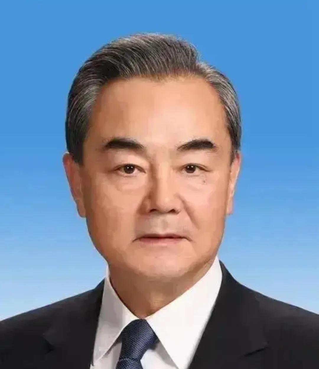 王毅为什么重返外交部？这就得认真说道说道了，70岁高龄的王毅临危受命，他的作用很