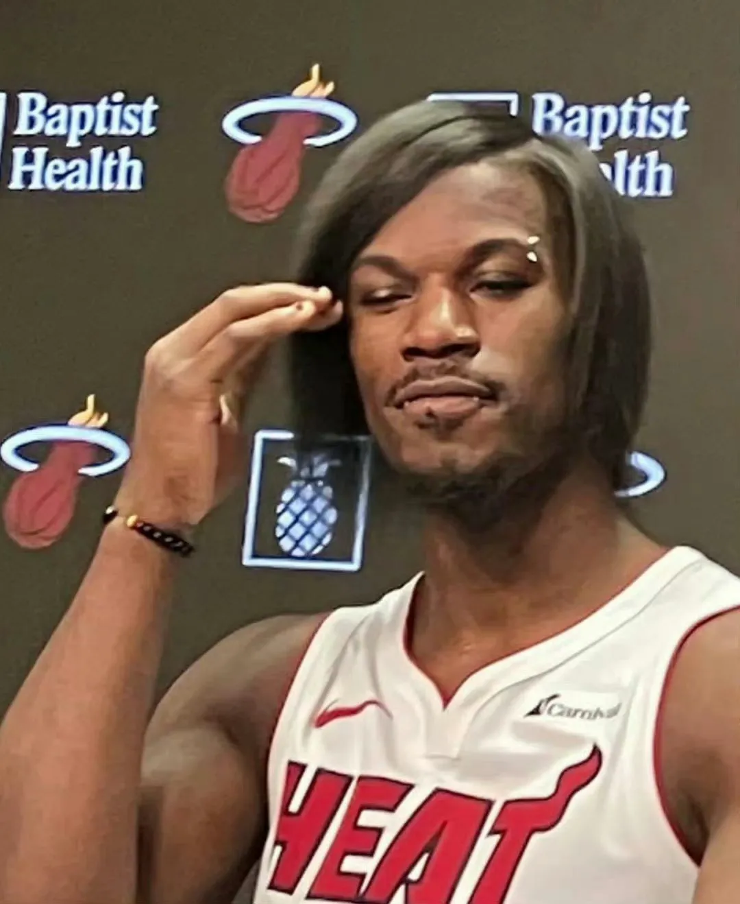 巴特勒和库里或许是这个联盟历史上最被宽容的球员了：打的差没人批评；打的好一个乔丹