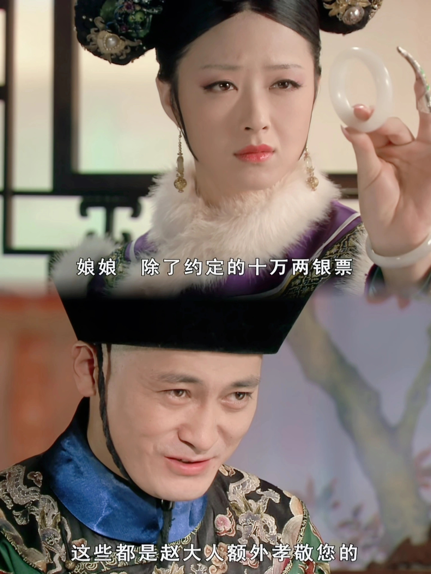 在《甄嬛传》中，华妃年世兰和哥哥年羹尧的兄妹情，真的让人很上头。
这一对兄妹，一