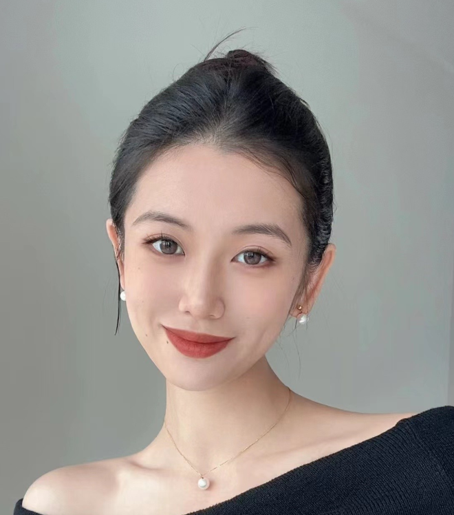 离婚后，我开始深感后悔，因此决定尝试与前夫复婚。然而，令我感到惊讶的是，当我采取