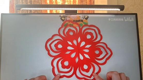 剪纸文化走进网络时代，网上学堂引领传统之美         ——网络学习剪纸文化，感受剪纸现代发展