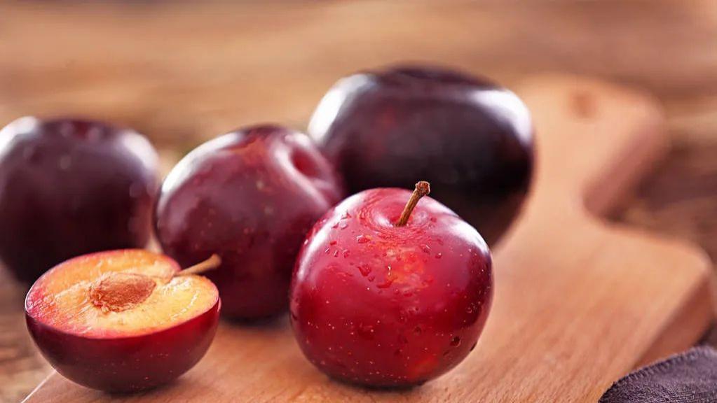李子|它被称为“超级水果”，通便、护血管还防癌！正当季，错过太可惜