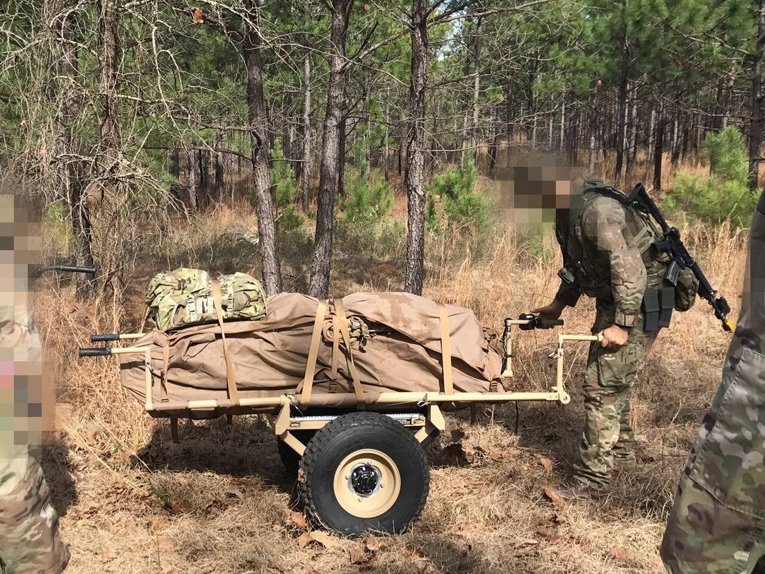 为给前线士兵减负，美军批量采购“天价”战术手推车，17万美金一辆。就这款手推车而