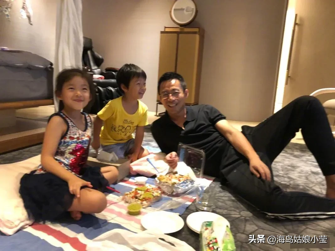 汪小菲讲为什么维护大s的原因！
听完这些话，突然有点理解他了。
你们有孩子被扣押