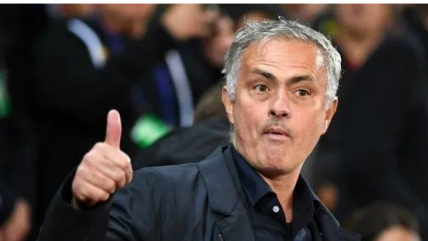 在这场比赛中，曼联以0-0的平局结束上半场